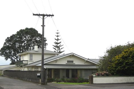 Photo of property in 2 Birdwood Avenue, Moturoa, New Plymouth, 4310