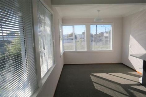 Photo of property in 35 Breakwater Road, Moturoa, New Plymouth, 4310