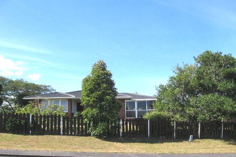 Photo of property in 6 Sycamore Drive, Sunnynook, Auckland, 0620
