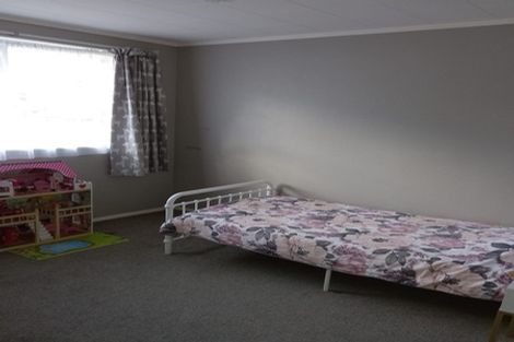 Photo of property in 1 Topeka Grove, Totara Park, Upper Hutt, 5018