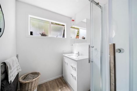 Photo of property in 18b Mackinnon Terrace, Sunshine Bay, Queenstown, 9300