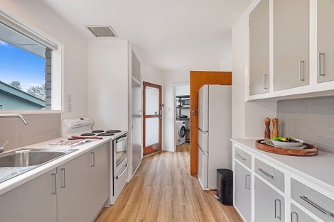 Photo of property in 12 Lomax Place, Islington, Christchurch, 8042