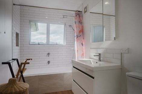 Photo of property in 5 Upper Cross Street, Raglan, 3225