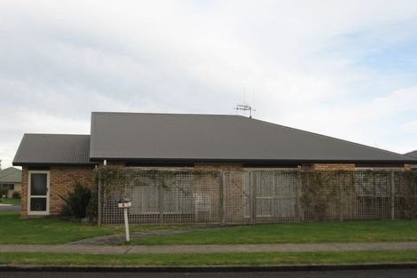 Photo of property in 8 Newfield Drive, Fairview Downs, Hamilton, 3214