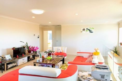 Photo of property in 116c Royal Road, Massey, Auckland, 0614