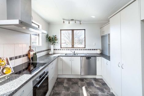 Photo of property in 14 Armstrong Avenue, Carterton, 5713