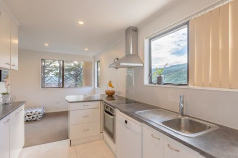 Photo of property in 31 Nassau Avenue, Grenada North, Wellington, 5028