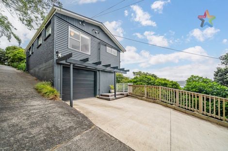 Photo of property in 6 Nikau Road, Point Howard, Lower Hutt, 5013