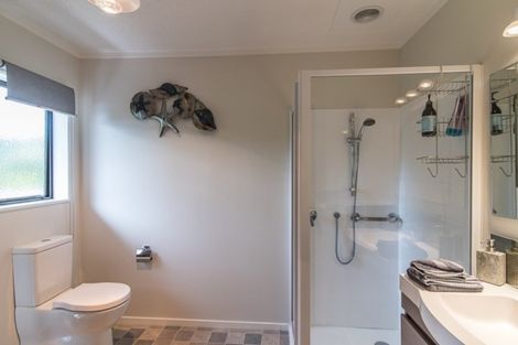 Photo of property in 4 Chilton Drive, Paraparaumu, 5032