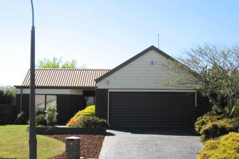 Photo of property in 16 Westgrove Avenue, Avonhead, Christchurch, 8042