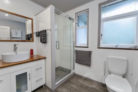 Photo of property in 4 Titoki Road, Waikanae Beach, Waikanae, 5036