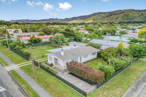 Photo of property in 76 Brandon Street, Featherston, 5710