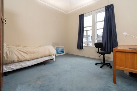 Photo of property in 10 Edge Hill, Mount Victoria, Wellington, 6011