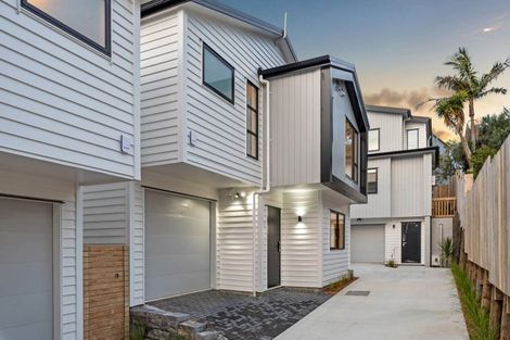 Photo of property in 33d Garadice Road, Rothesay Bay, Auckland, 0630