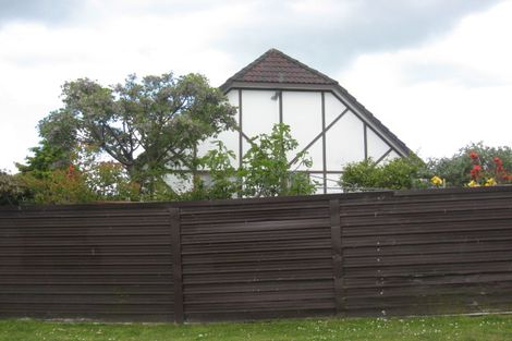 Photo of property in 2 Kern Place, Manurewa, Auckland, 2102