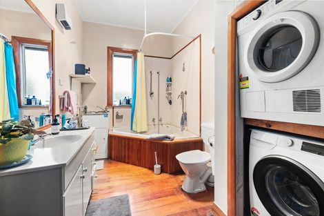 Photo of property in 22 Albert Street, Island Bay, Wellington, 6023