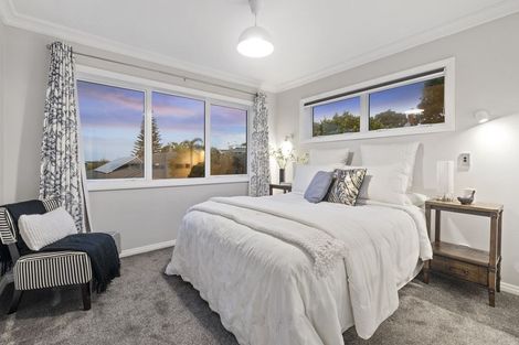 Photo of property in 2/52 Maxwelton Drive, Mairangi Bay, Auckland, 0630