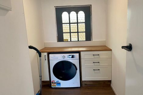 Photo of property in 31 Crocombe Crescent, Beach Haven, Auckland, 0626