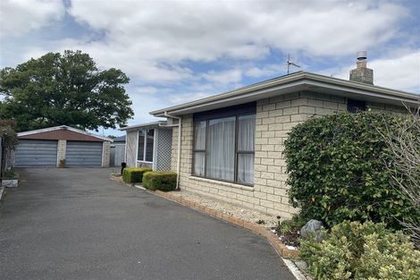 Photo of property in 9 Luxton Place, Rangiora, 7400