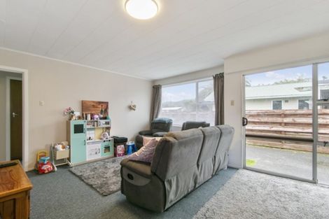 Photo of property in 270a Wellington Road, Wainuiomata, Lower Hutt, 5014