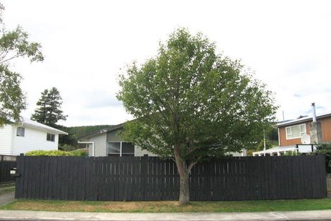 Photo of property in 2/52 Oregon Drive, Maoribank, Upper Hutt, 5018