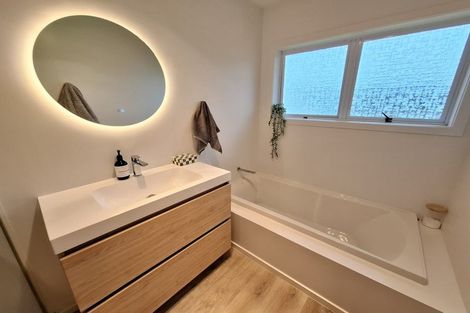 Photo of property in 42 Branch Road, Highlands Park, New Plymouth, 4312