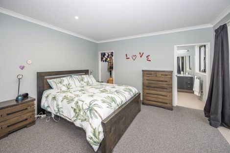 Photo of property in 32 Duval Way, Whatawhata, Hamilton, 3289