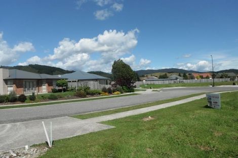 Photo of property in 17 Wicken Place, Reefton, 7830