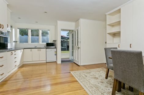 Photo of property in 40 Bond Crescent, Forrest Hill, Auckland, 0620