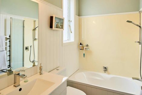 Photo of property in 10 York Street, Moera, Lower Hutt, 5010