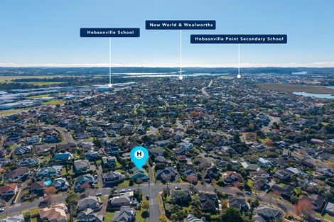 Photo of property in 46 Whiting Grove, West Harbour, Auckland, 0618