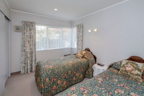 Photo of property in 6 Cranbrook Grove, Waikanae, 5036