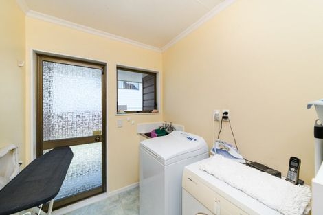 Photo of property in 20 Caulfield Place, Awapuni, Palmerston North, 4412
