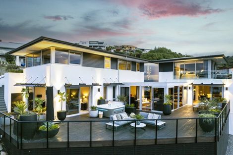 Photo of property in 15 Omeo Crescent, Redcliffs, Christchurch, 8081