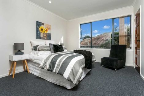 Photo of property in 100 Avenue Road, Otahuhu, Auckland, 1062