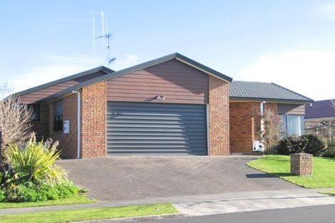 Photo of property in 5 Rosehill Place, Nawton, Hamilton, 3200