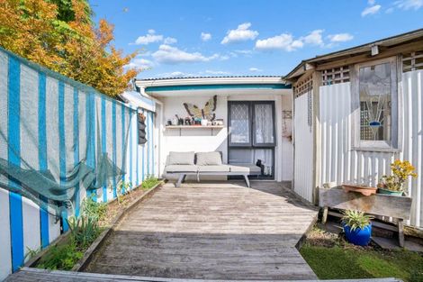 Photo of property in 2/9 Poinsettia Place, Henderson, Auckland, 0610