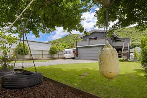 Photo of property in 14 Beach Road, Waikawa, Picton, 7220