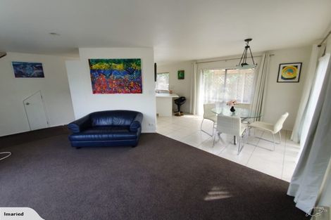 Photo of property in 1a Hauraki Crescent, Pinehill, Auckland, 0632