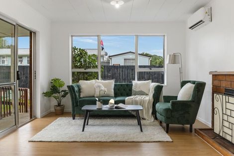 Photo of property in 92 Kayes Road, Pukekohe, 2120