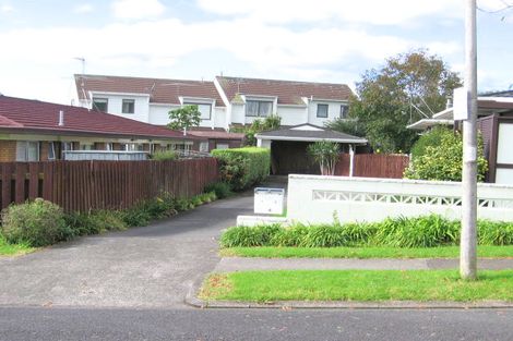 Photo of property in 2/4 Aylmer Court, Eastern Beach, Auckland, 2012