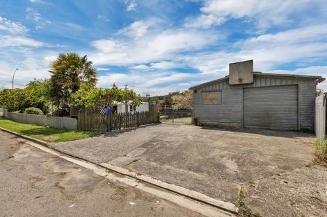 Photo of property in 1 Buchanan Street, Hikurangi, 0114