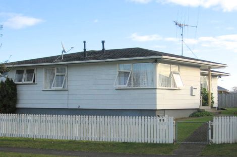 Photo of property in 30 Oakfield Crescent, Pukete, Hamilton, 3200