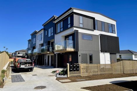 Photo of property in 24d Wayne Drive, Mangere, Auckland, 2022