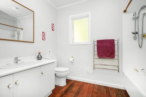 Photo of property in 33 Chester Road, Tawa, Wellington, 5028