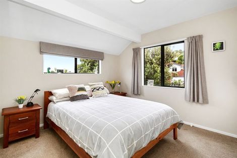 Photo of property in 2 Pikitanga Close, Tawa, Wellington, 5028