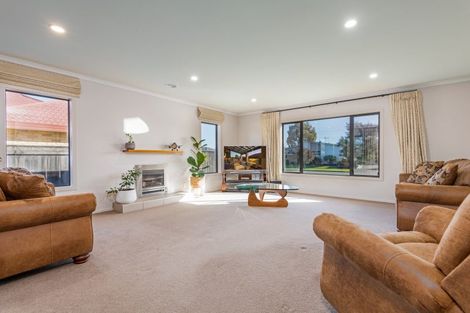 Photo of property in 24 Brooklyn Heights Drive, Kelvin Grove, Palmerston North, 4414