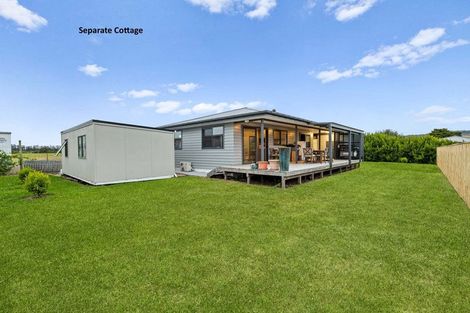 Photo of property in 100 Takahiwai Road, Ruakaka, Whangarei, 0171