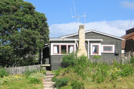 Photo of property in 73 Marine Parade, Mount Maunganui, 3116