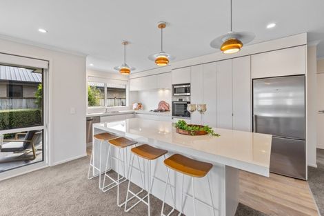 Photo of property in 19 Keene Drive, Bell Block, New Plymouth, 4312